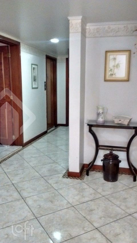 Image 24 - 233082